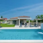 Rhea, Villa Marčana