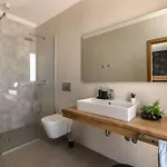 Villa Rhea, *