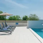 Villa Rhea, Marčana