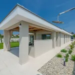 Villa Rhea, *