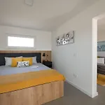 Rhea, Villa *