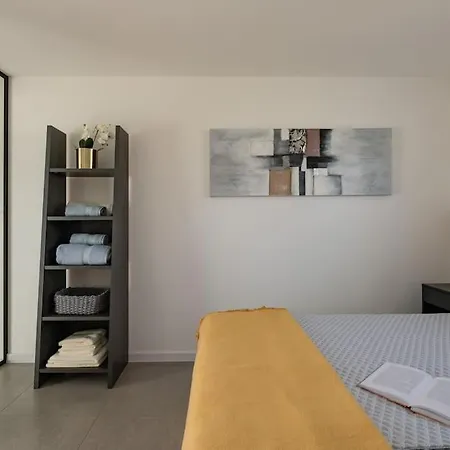 Rhea, Villa *