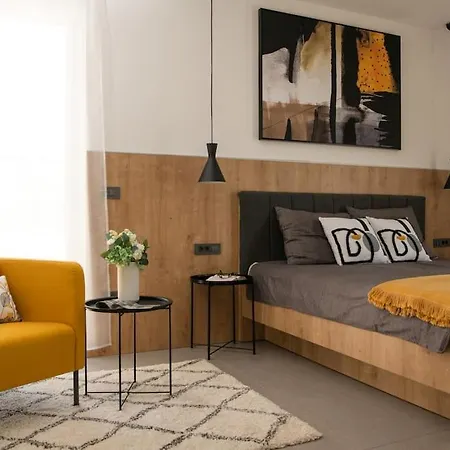 Rhea, Villa *