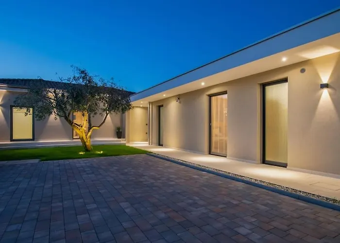 Βίλα Rhea, Marčana